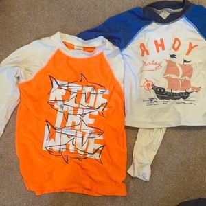 Rashguards size 3,5 boys